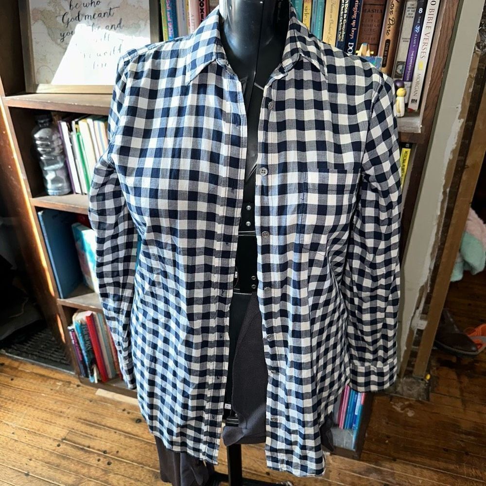 J Crew black & white check boy fit S button down shirt